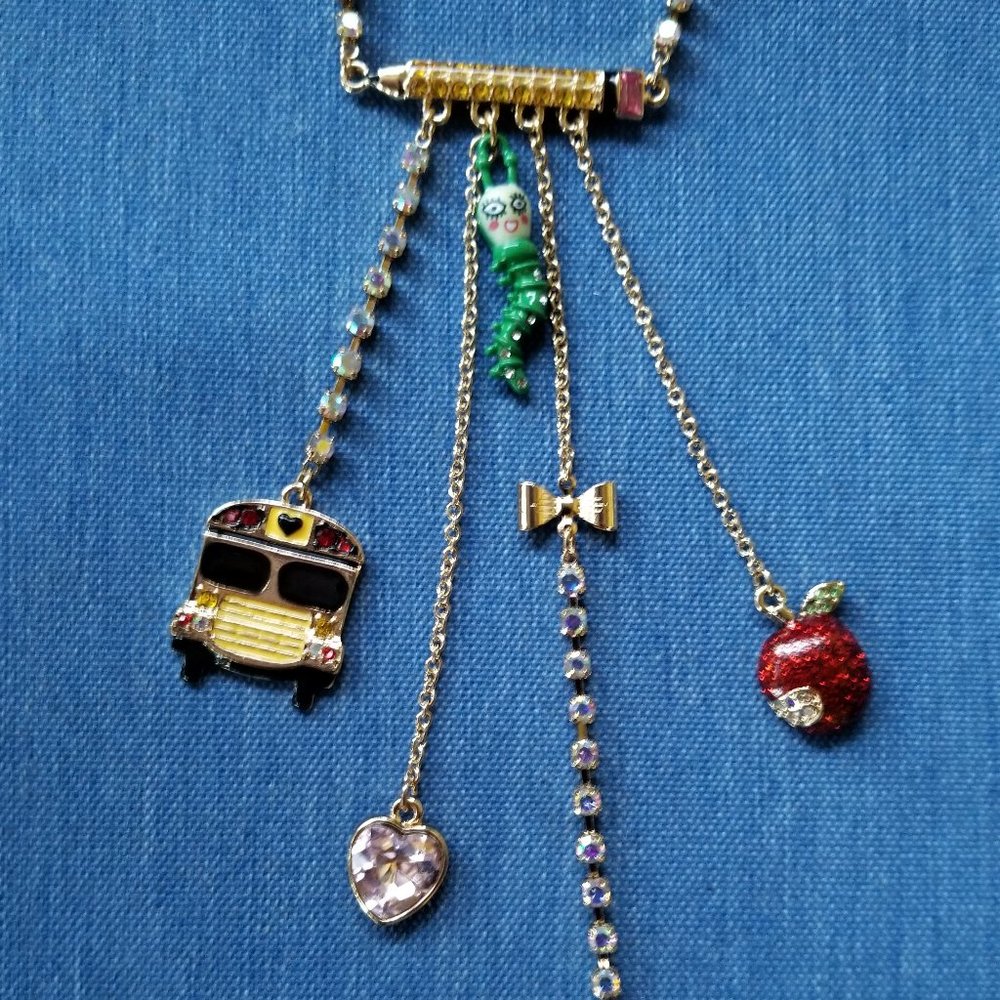 🚌🍎🐛Betsey Scholastic Teacher School Bar-type Charm Necklace - NWT🐛🍎🚌